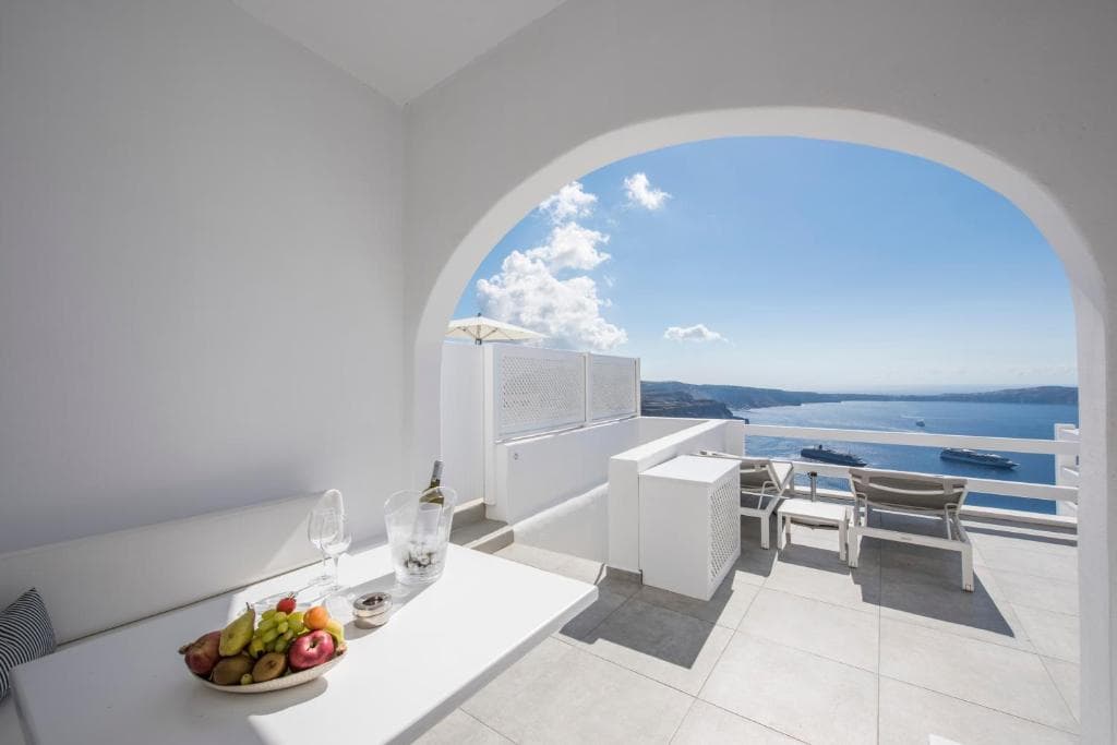 Aqua Luxury Suites by NOMÉE Hospitality Group - 31