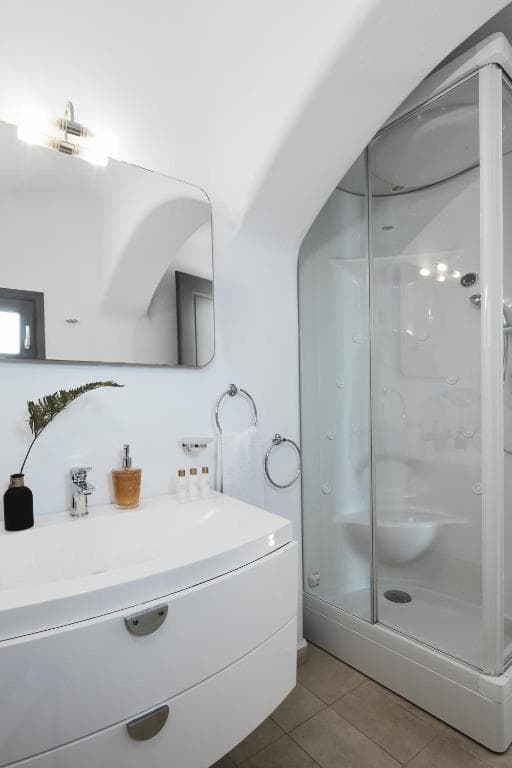 Santorini Princess Presidential Suites - 40