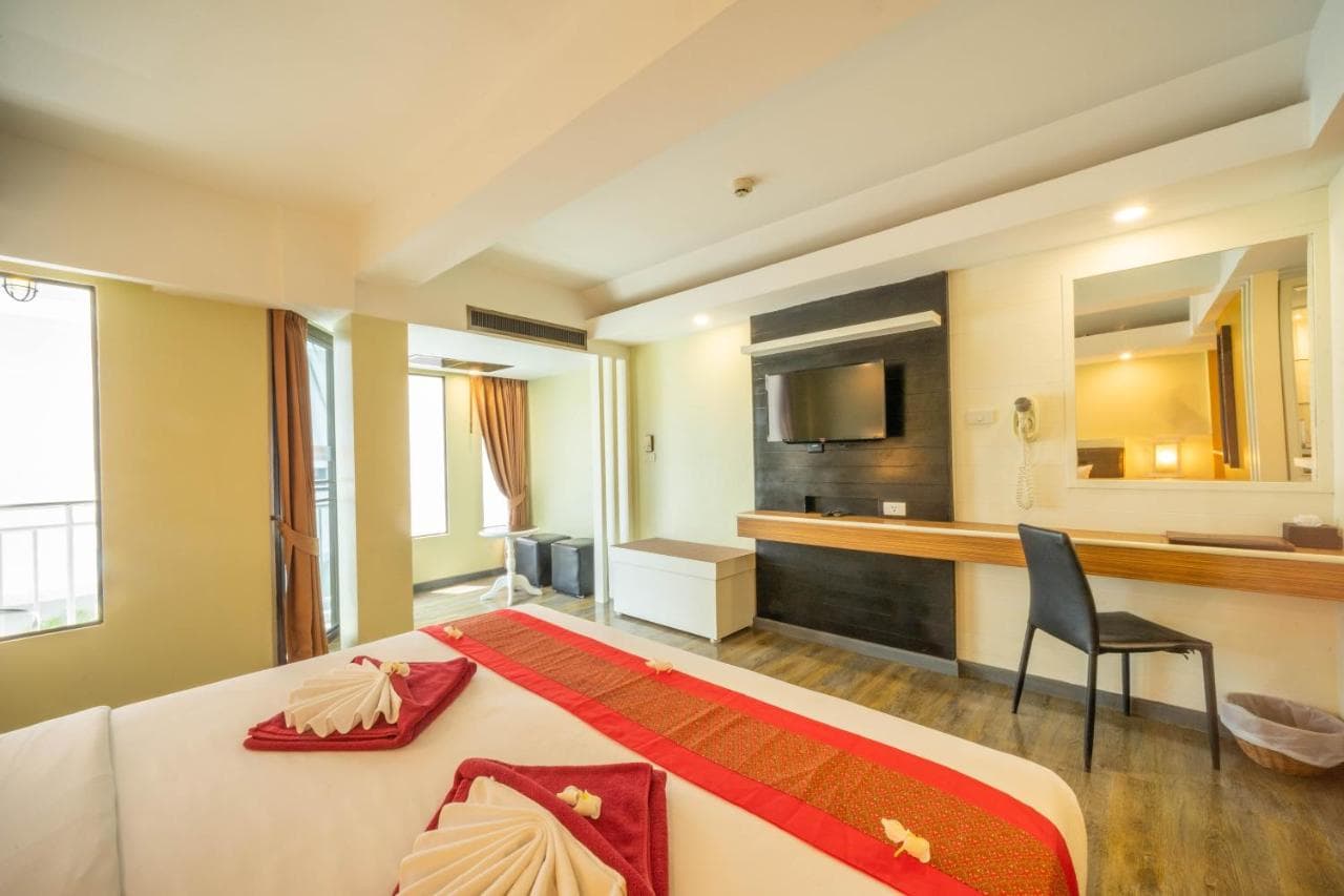 La Vintage Resort - 1