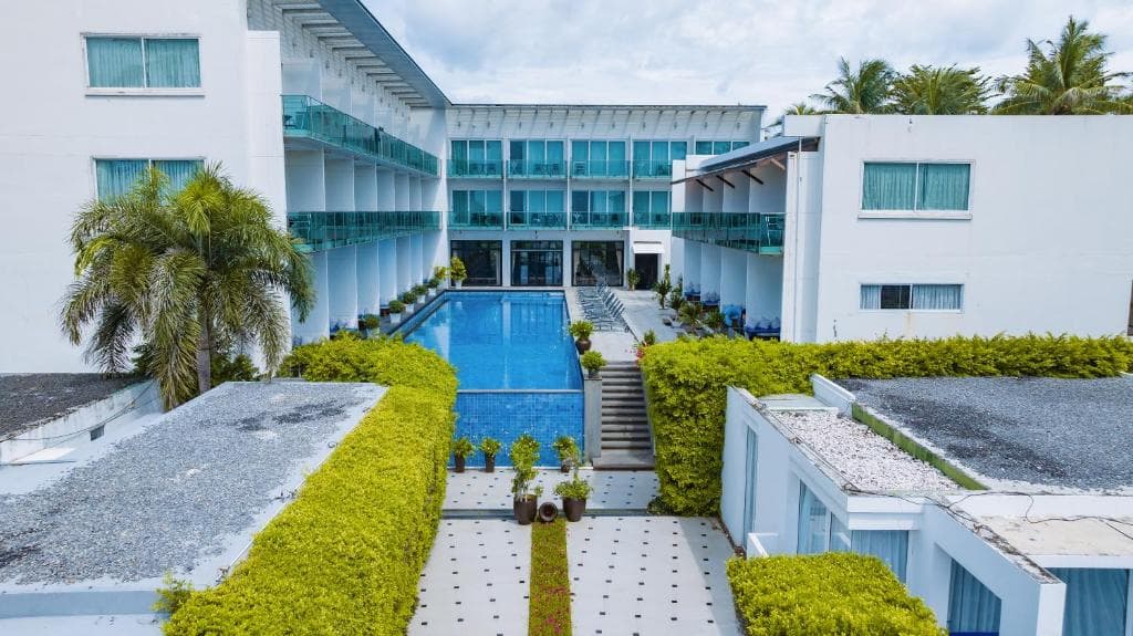 KC Beach Club & Pool Villas - 11