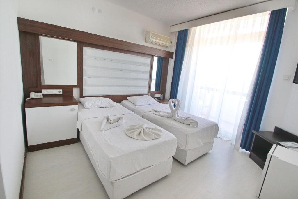 Jura Hotels Ada Beach - 7