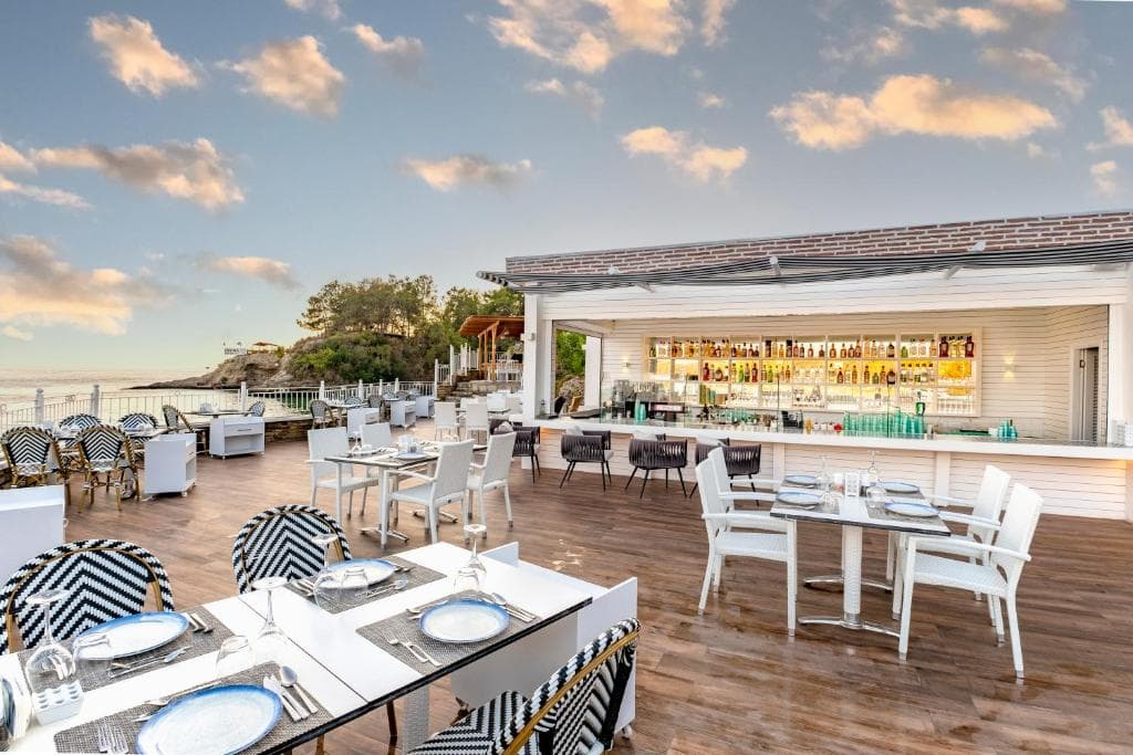 Utopia Beach Hotel - 35