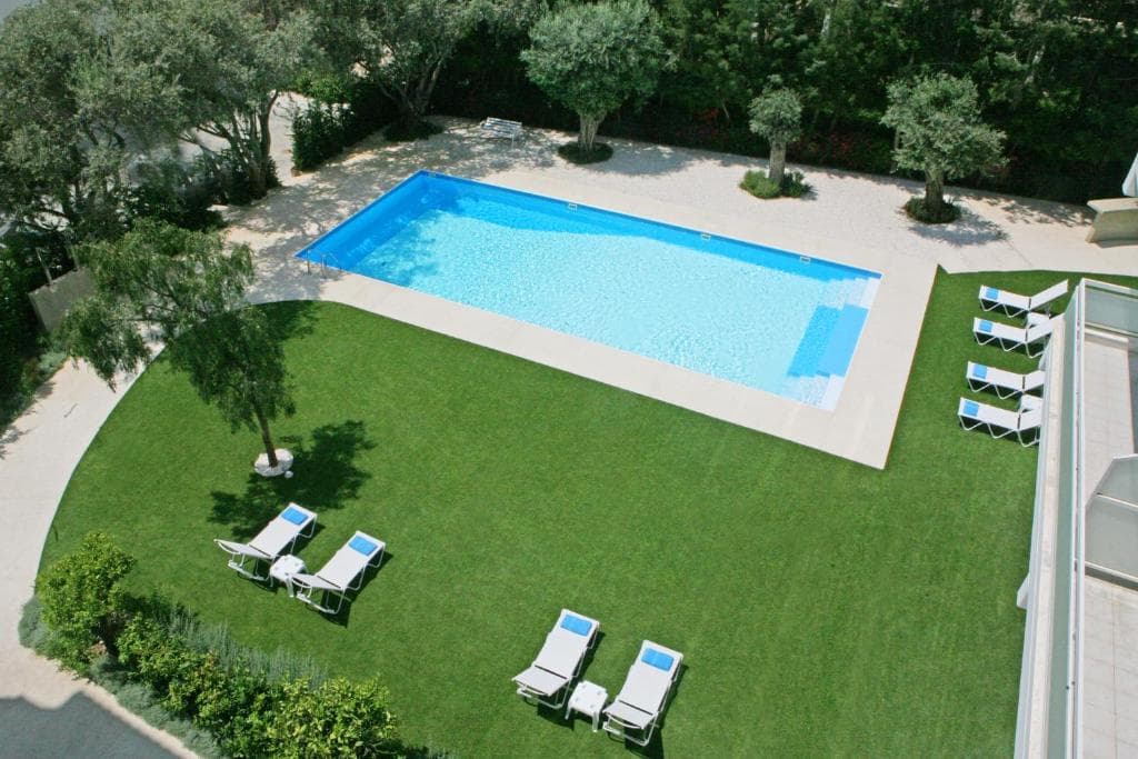 Corina Suites and Apartments - 1