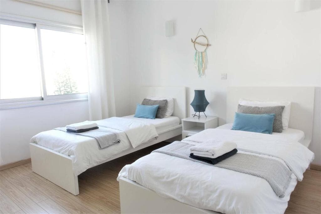 Eden Beach Apartments - 32