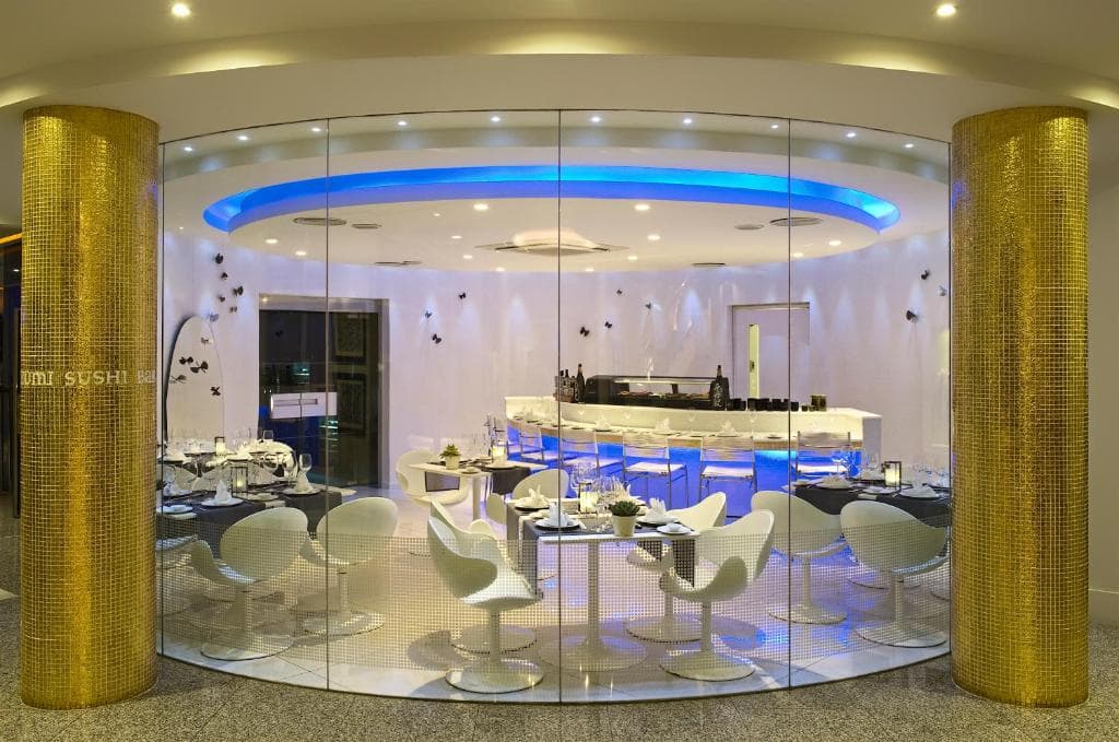 Mediterranean Beach Hotel - 37