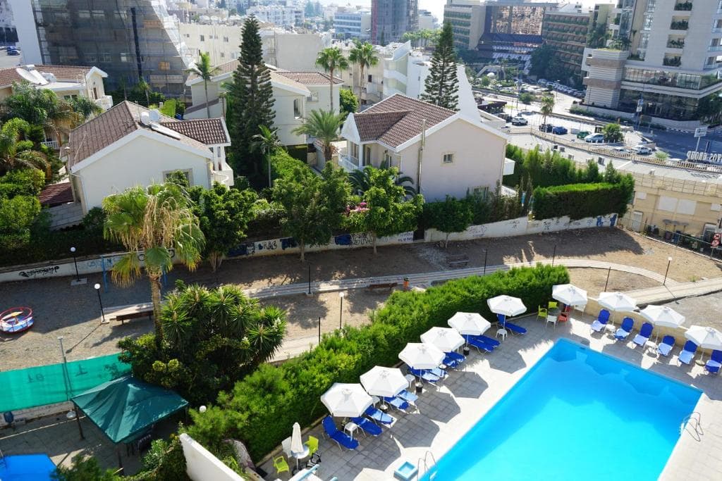 Polyxeni Hotel Apartments - 4