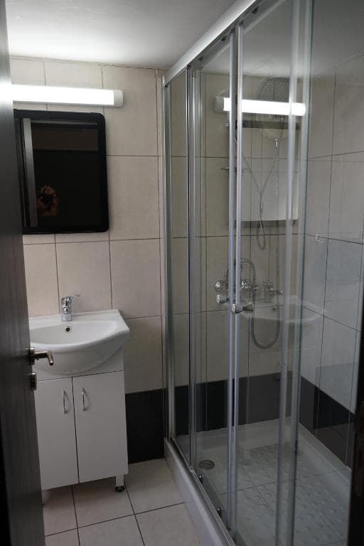 Polyxeni Hotel Apartments - 23