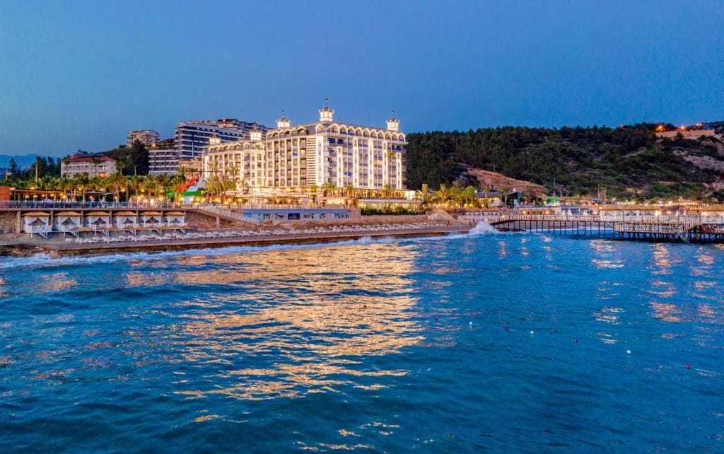 Aria Resort and Spa - 9