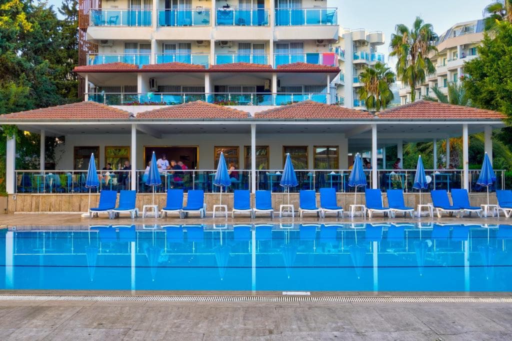 Blue Fish Hotel - 11