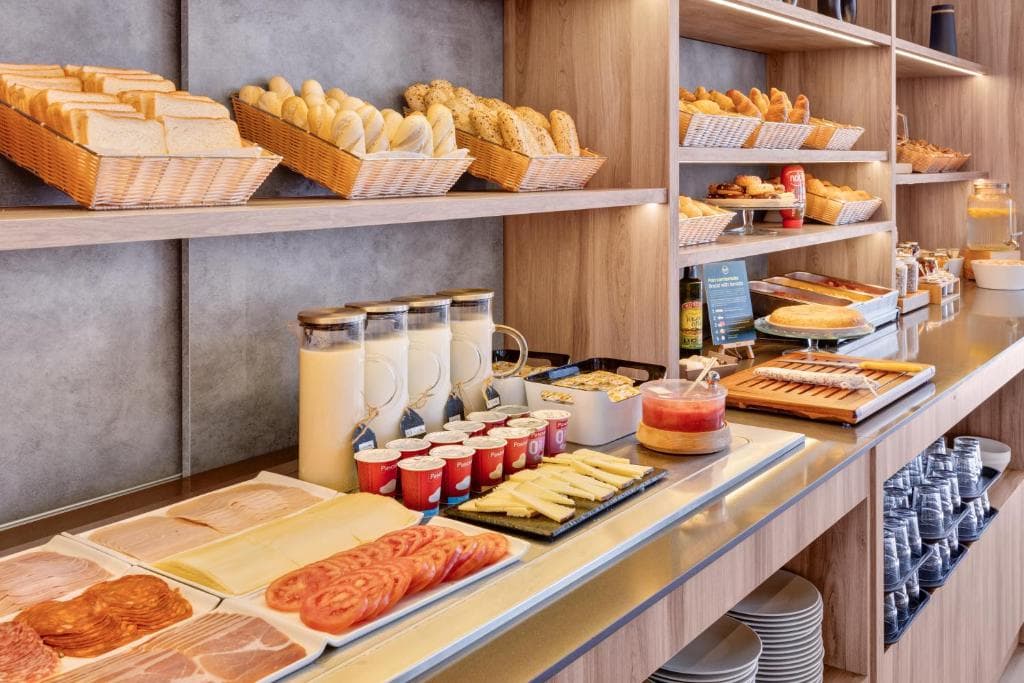 B&B HOTEL Alicante - 32