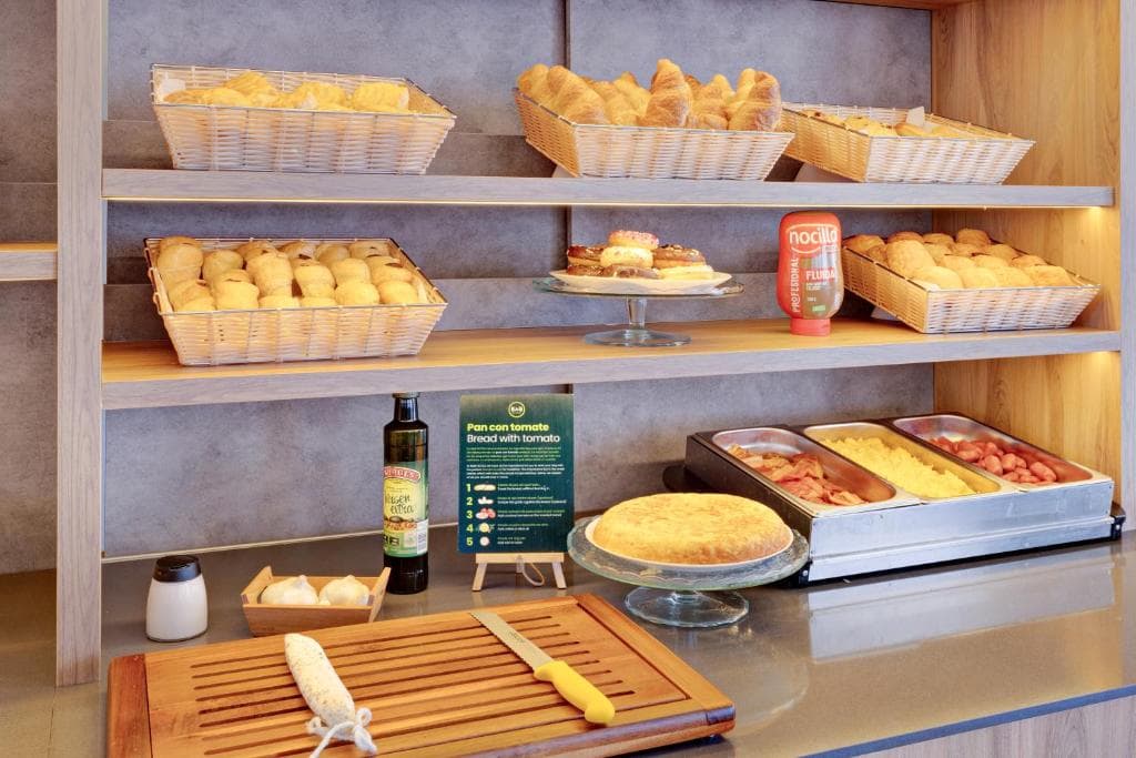 B&B HOTEL Alicante - 39