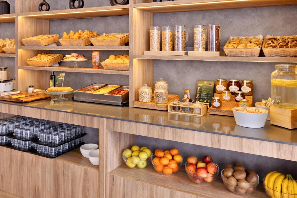 B&B HOTEL Alicante - 42