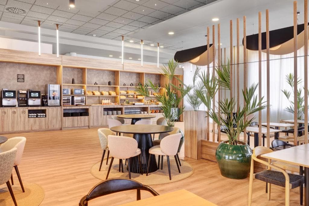 B&B HOTEL Alicante - 44