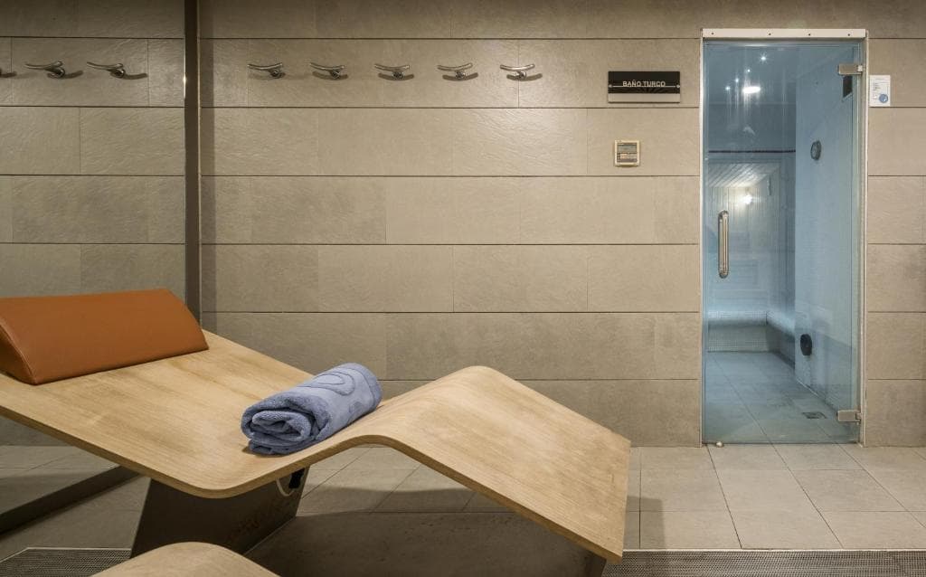 Hotel Ilunion Malaga - 3