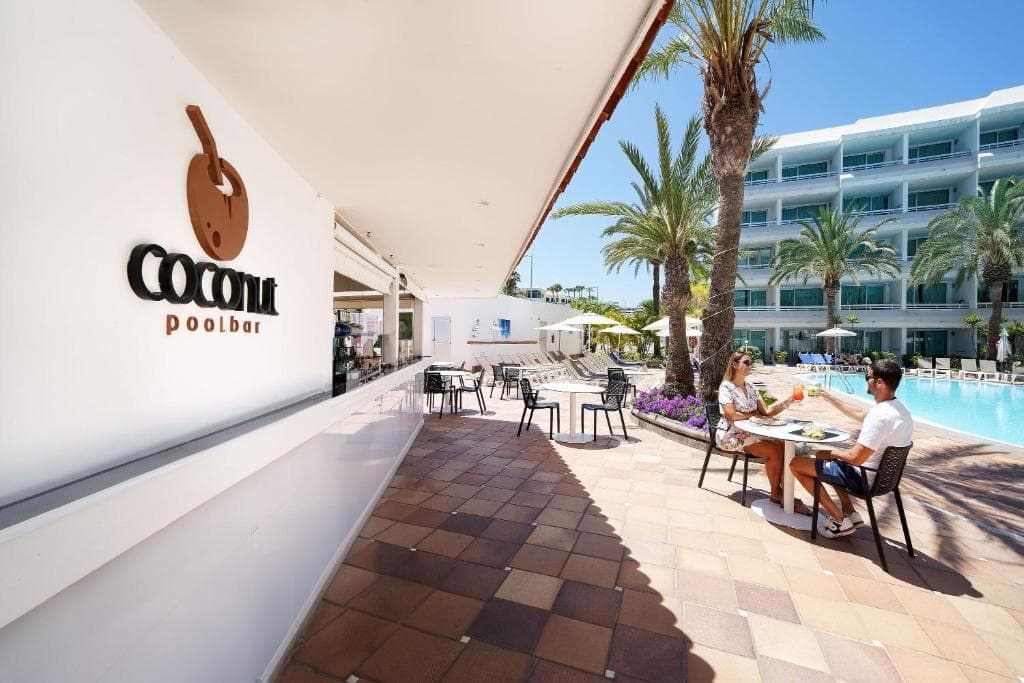 Akeah Broncemar - 20