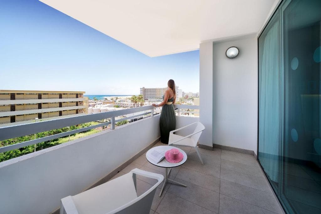 Akeah Broncemar - 23