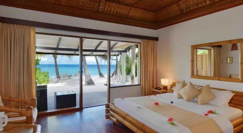 Angaga Island Resort and Spa - 11