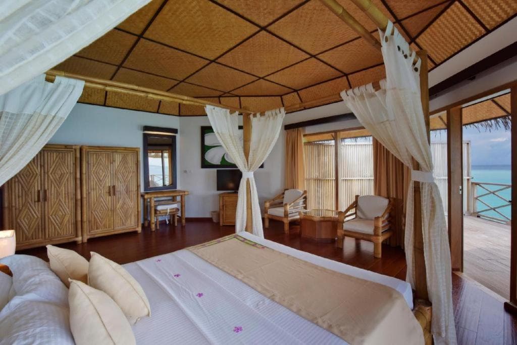 Angaga Island Resort and Spa - 16