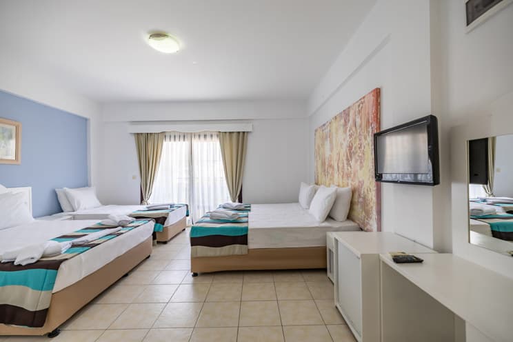 MaxSea Beach Hotel - 4