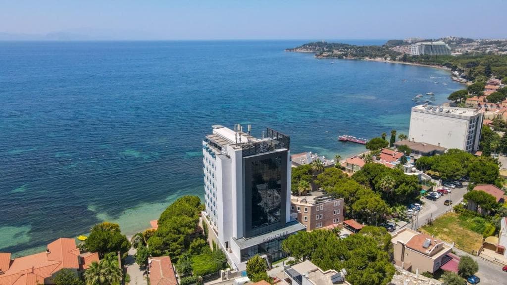 Signature Blue Resort - 1