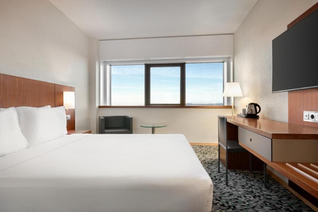 Ramada by Wyndham Lisbon - 7