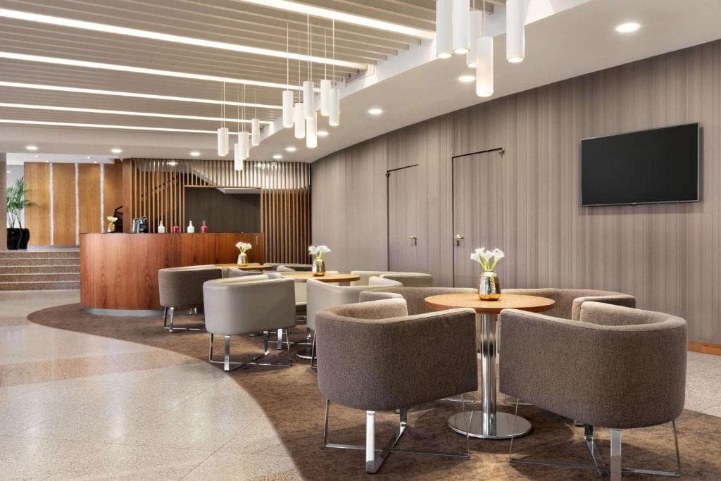 Ramada by Wyndham Lisbon - 8