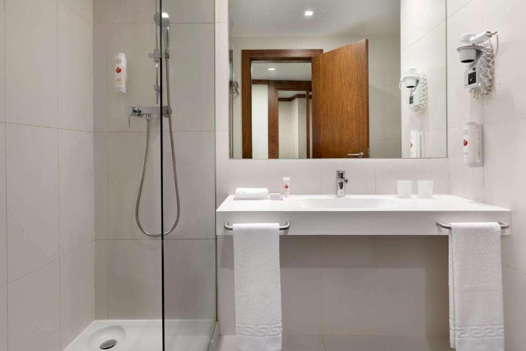 Ramada by Wyndham Lisbon - 22