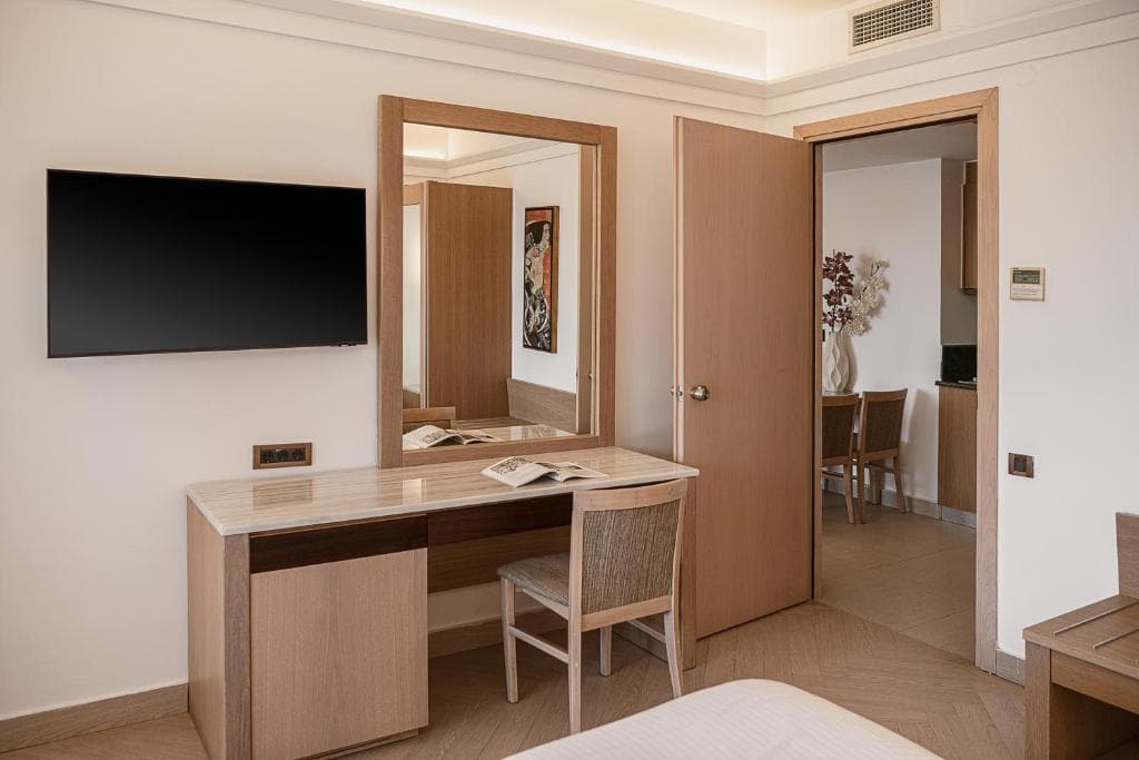 Porto Platanias Beach Resort & Spa - 7