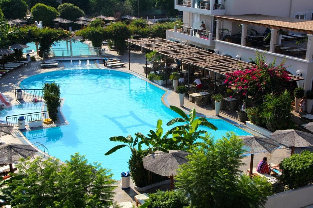 Peridis Family Resort - 1