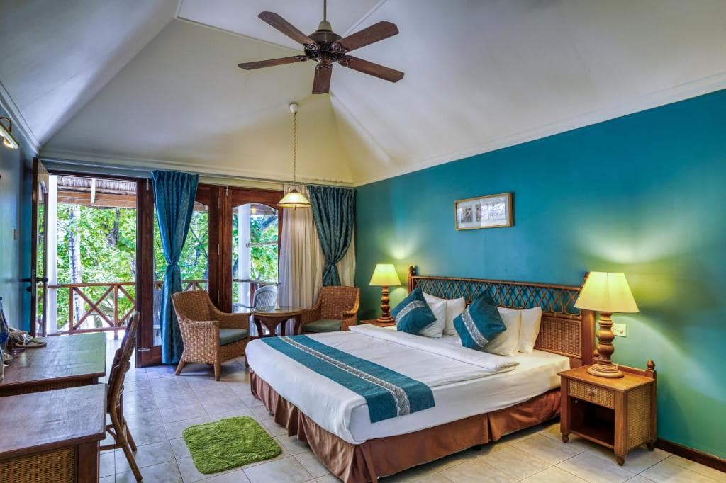Sejur Maldive - Fihalhohi Island Resort - 34