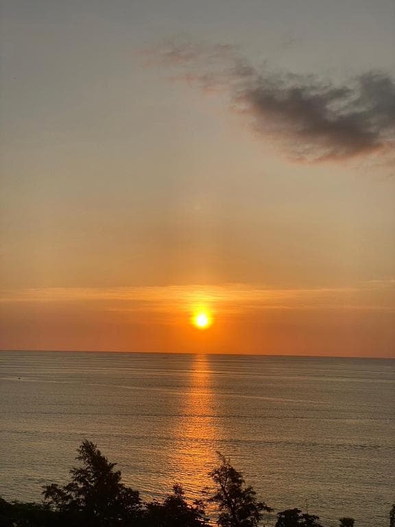 Waterfront Suites Phuket by Centara - 10