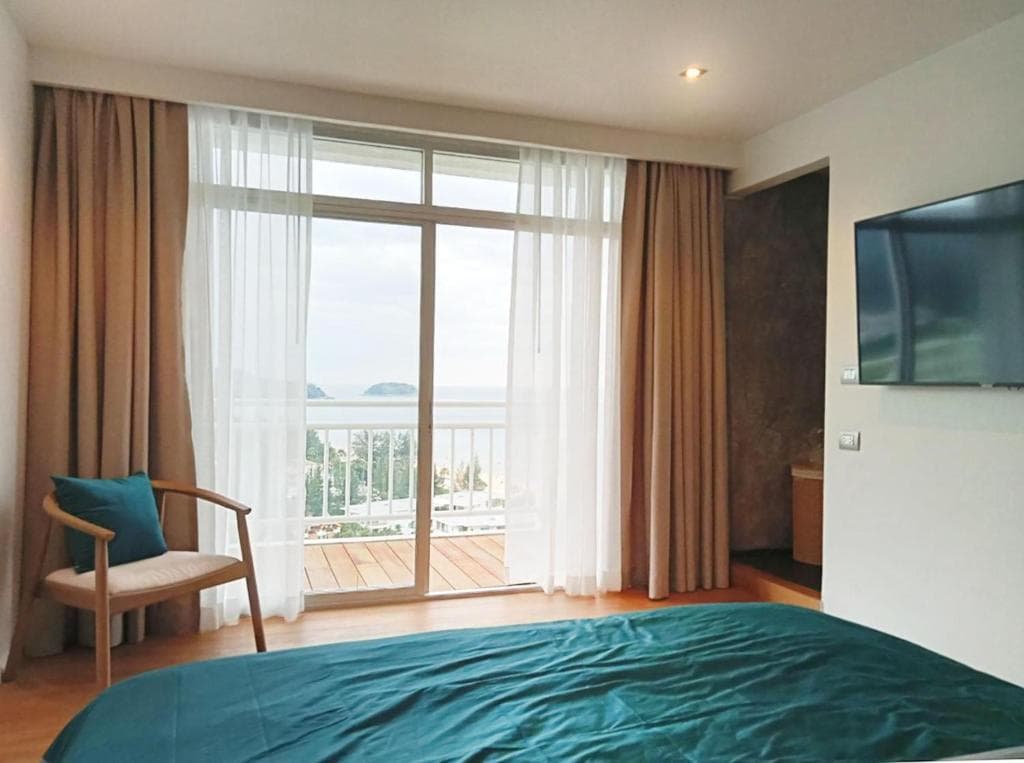 Waterfront Suites Phuket by Centara - 25