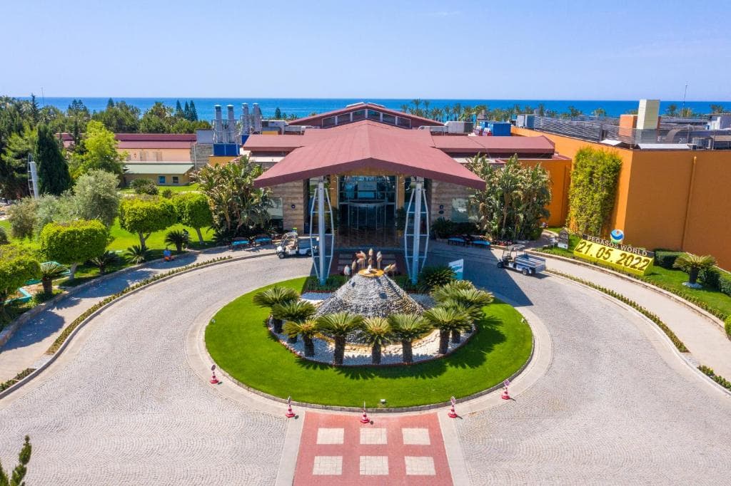 TT Hotels Pegasos World - 11