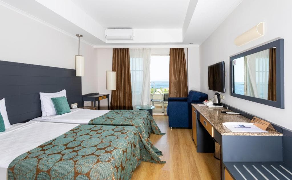 Sealight Resort Hotel - 8