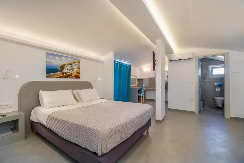 Central Fira Suites - 3