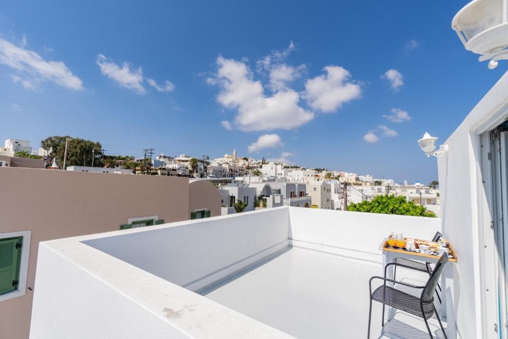 Central Fira Suites - 1