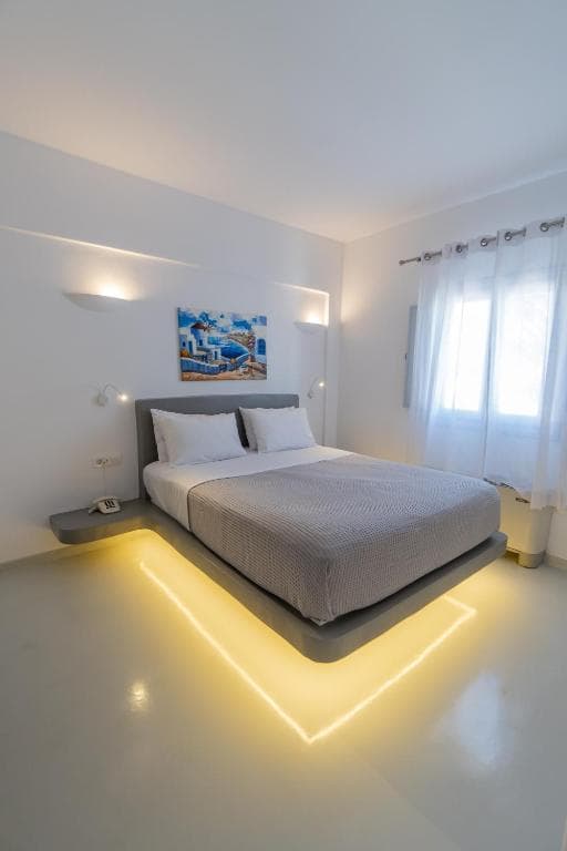 Central Fira Suites - 11