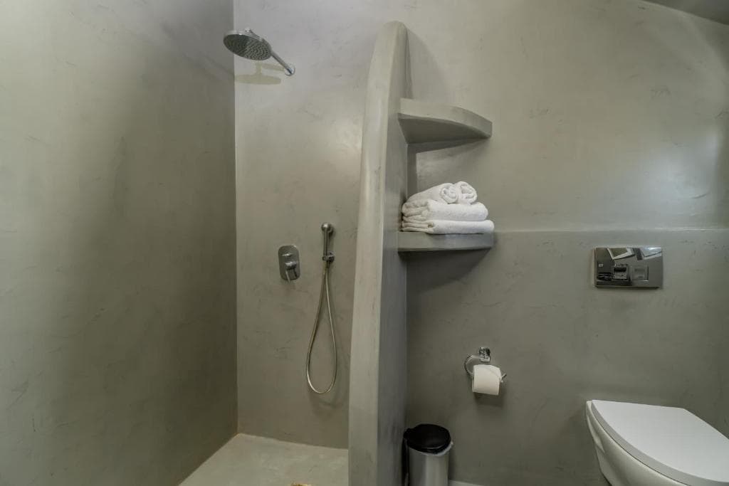 Central Fira Suites - 14