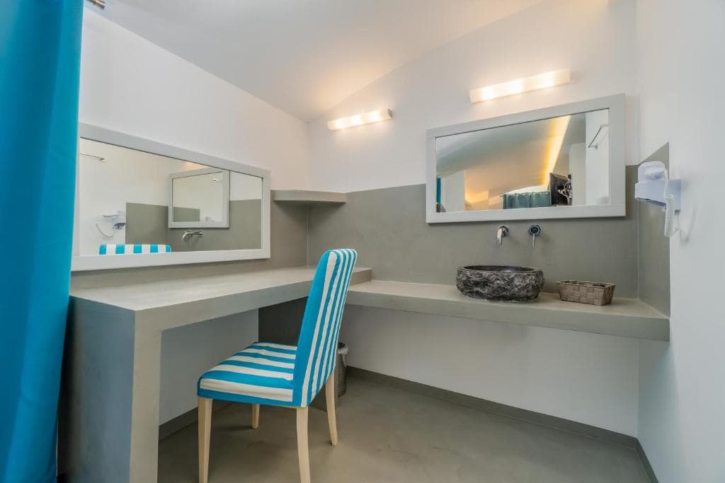 Central Fira Suites - 16