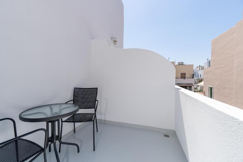 Central Fira Suites - 31