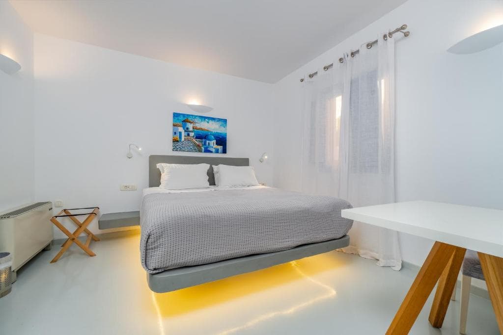 Central Fira Suites - 43
