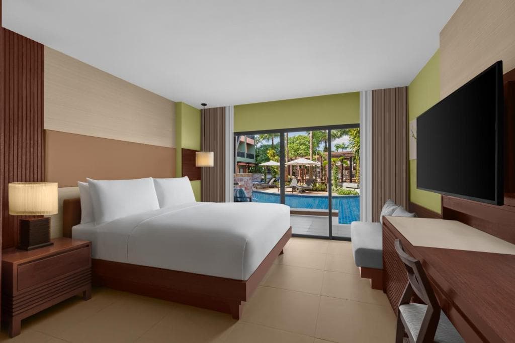 Courtyard by Marriott Phuket Resort, Patong Beach - 3