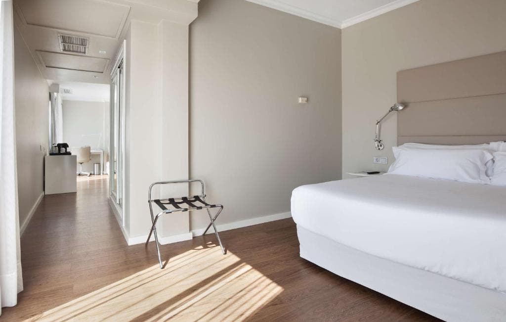 NH Las Palmas Playa las Canteras - 24