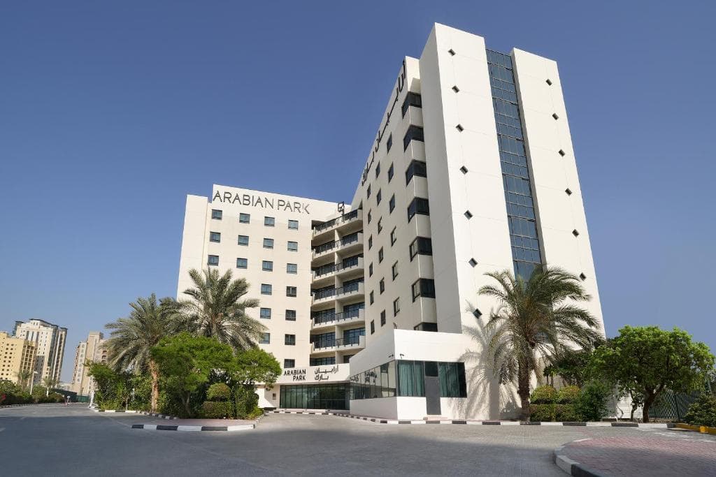 Charter Dubai - Arabian Park Hotel 3*