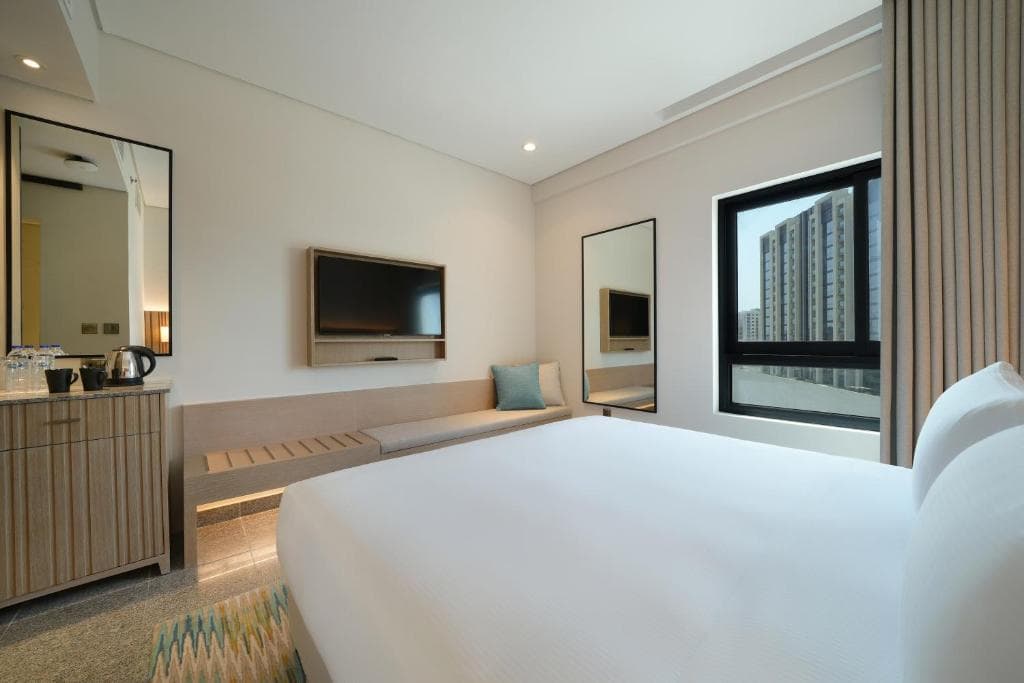 Arabian Park Dubai, an Edge by Rotana Hotel - 11