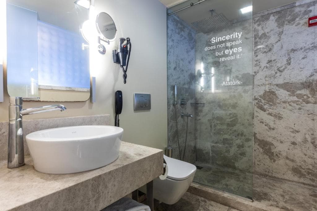 Ramada By Wyndham Istanbul Pera Taksim - 10
