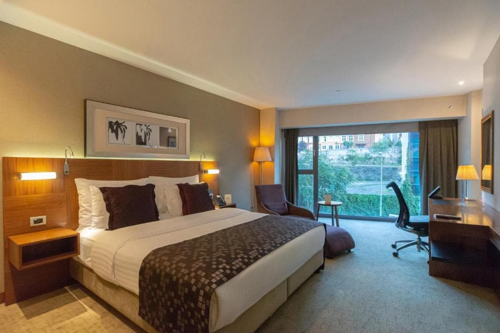 Crowne Plaza Istanbul Harbiye by IHG - 11