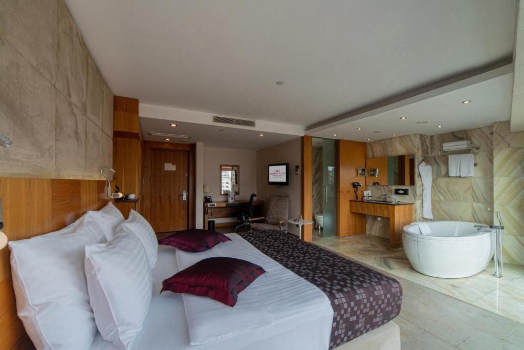 Crowne Plaza Istanbul Harbiye by IHG - 43