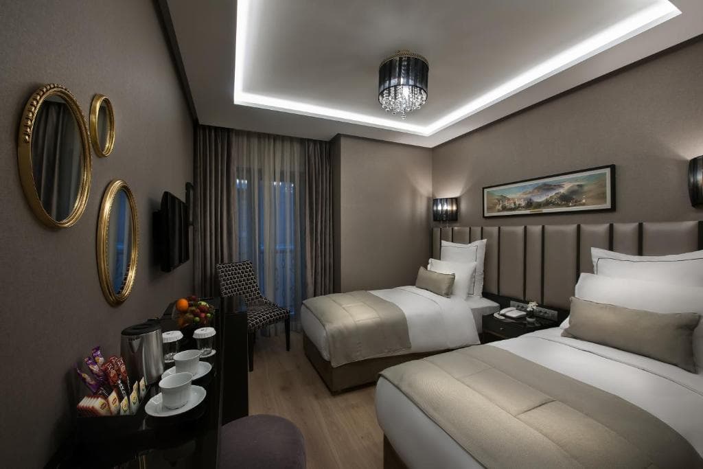 Le Petit Palace Hotel - 2