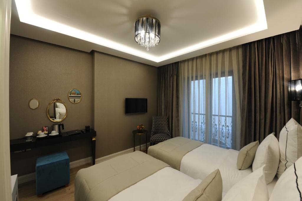 Le Petit Palace Hotel - 5